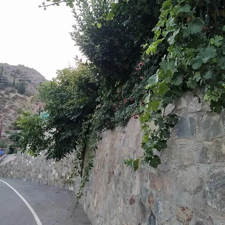 Eleni Papagiorki Village House * לימסול