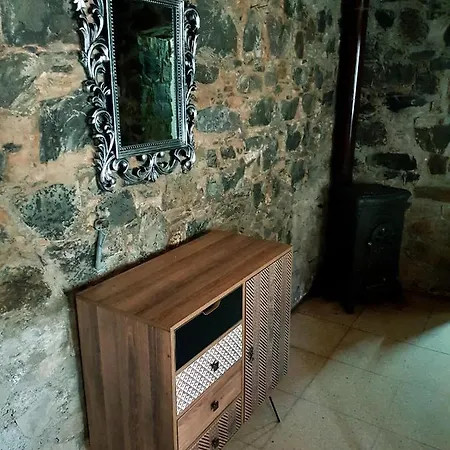 Eleni Papagiorki Village House בית נופש לימסול