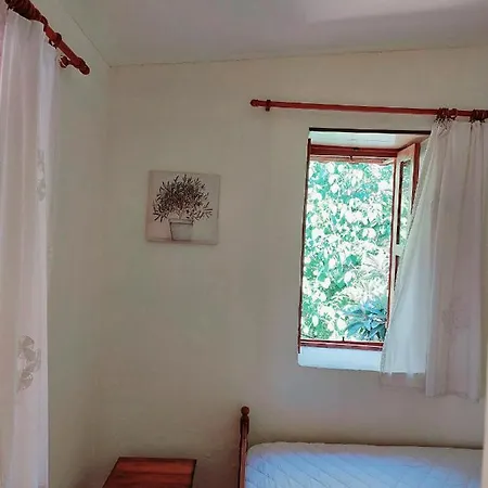 Eleni Papagiorki Village House