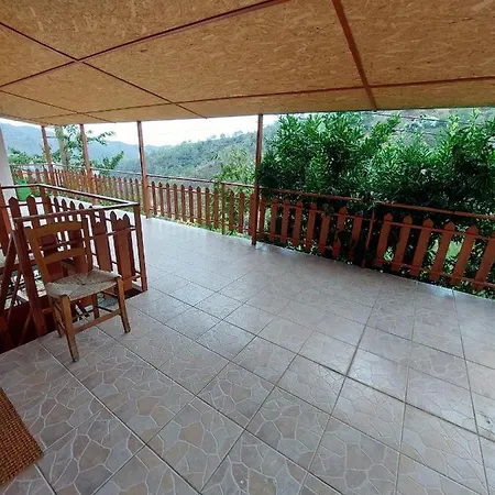 בית נופש Eleni Papagiorki Village House *