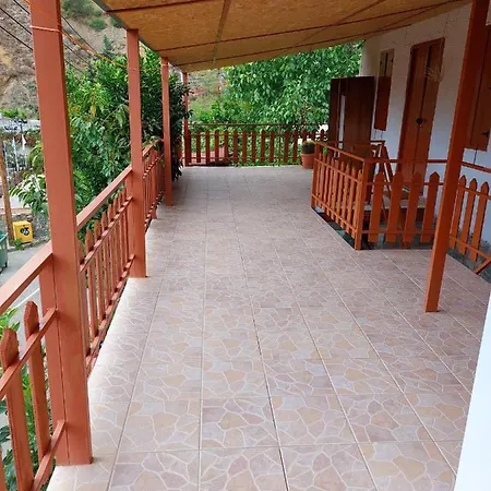 Eleni Papagiorki Village House בית נופש *